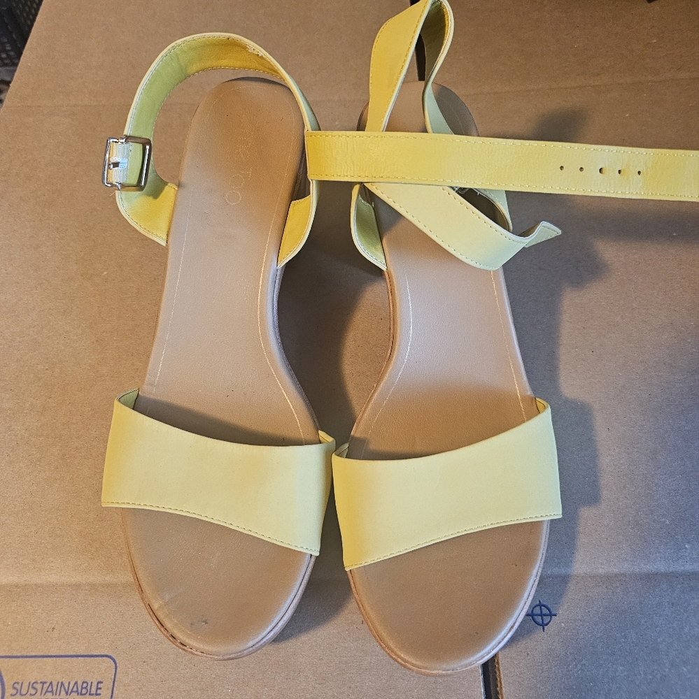 Womens sandals